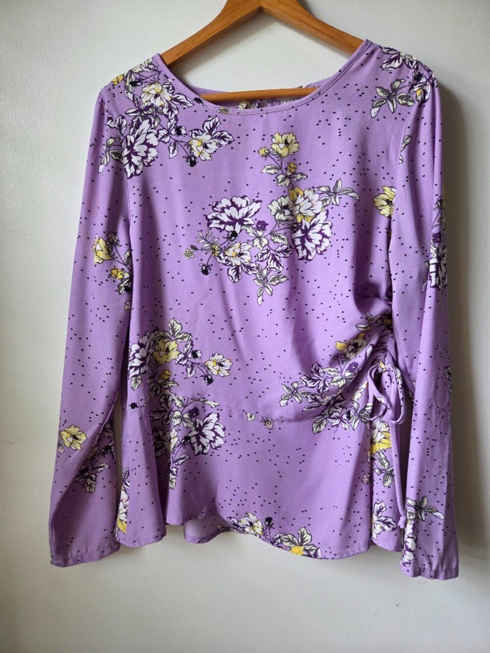 EUC LIKE NEW OPHELIA ROE LAVENDER FLORAL CINCHED SIDE LONGSLEEVE TOP SIZE XL
